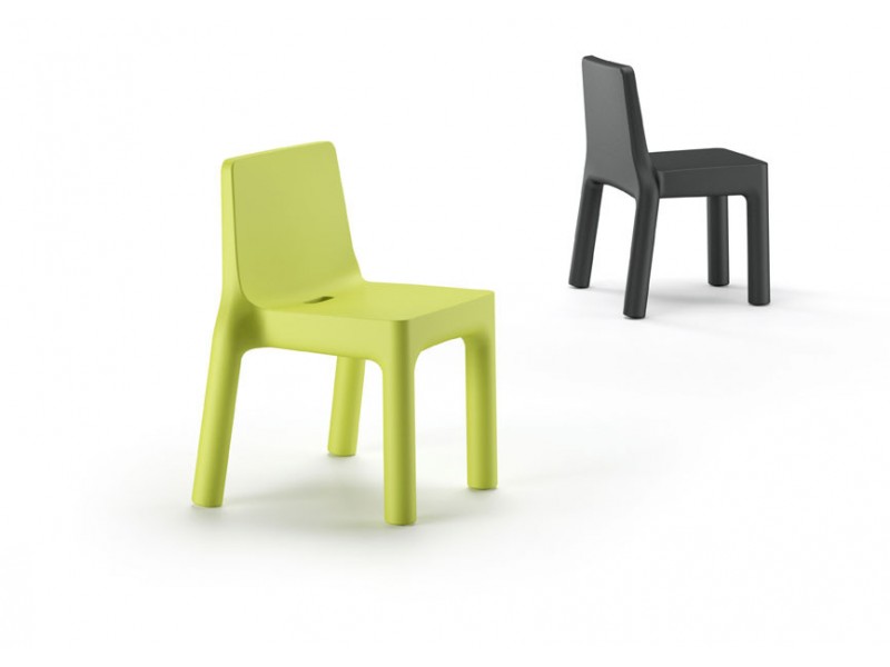 Simple chair (1)-800x600.jpg