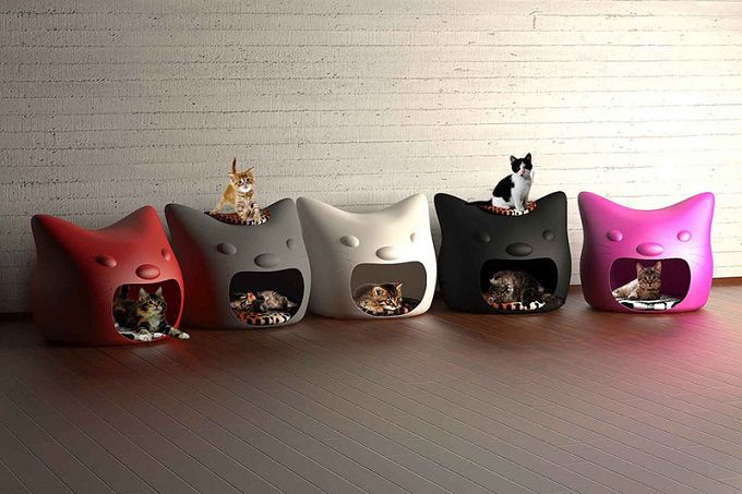 Large Outdoor Pet House for Cats Dogs Kennel Customized