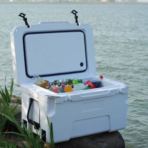 Plastic Cooler Box